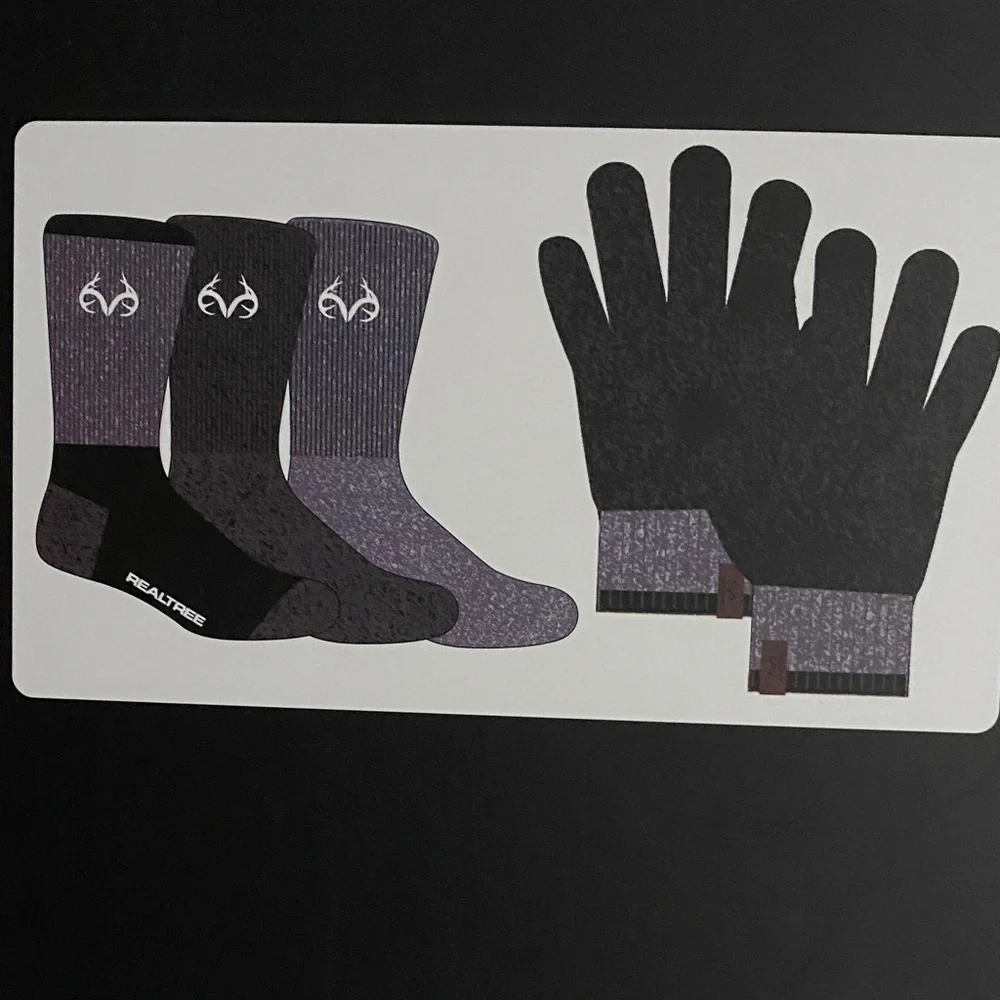 Realtree Men's Black and Gray Sock and Glove Set